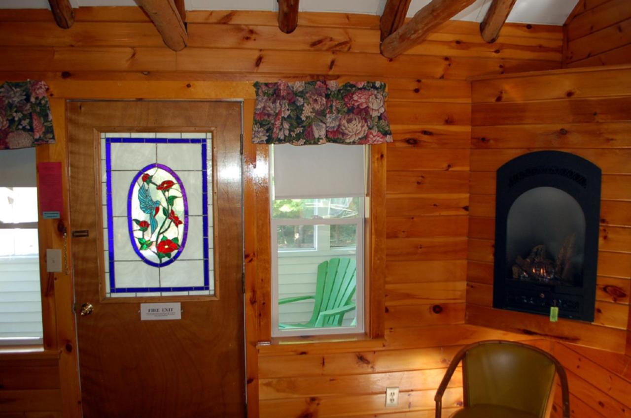 Maple Leaf Motel Schroon Lake Exteriér fotografie